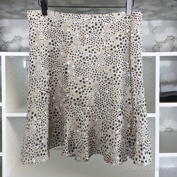 M&S Collection Star Print Ruffled Skirt *NWT* โ Size US 8 - Picture 2 of 6